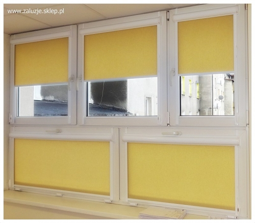 Rolety na niestandardowe okna: Dopasowanie i funkcjonalność dla każdego kształtu okna.